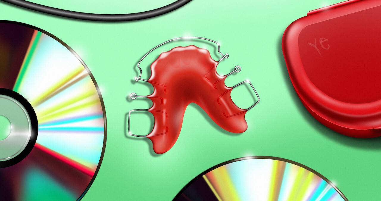 Ye’s Retainer in ‘jeen-yuhs’ Is the Symbol of His Youthful Spirit