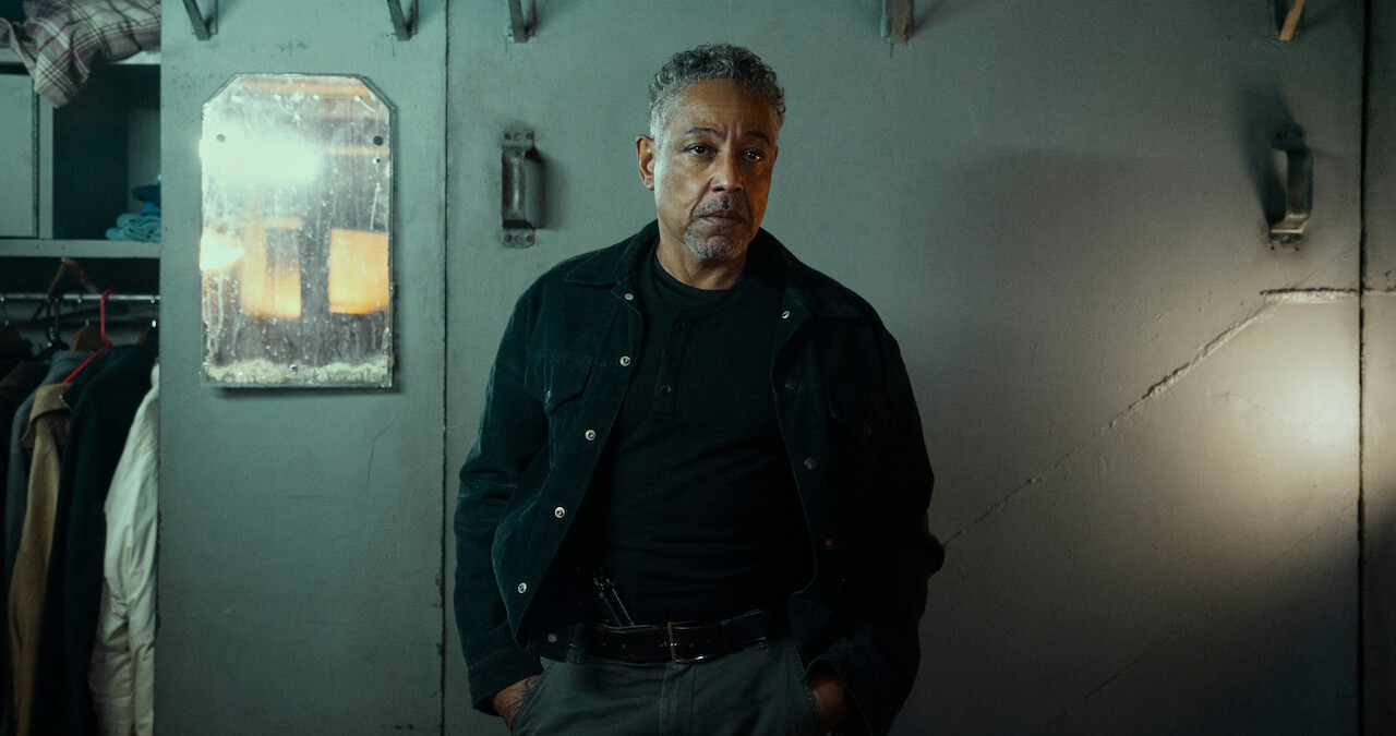 Giancarlo Esposito Is a Smooth Criminal