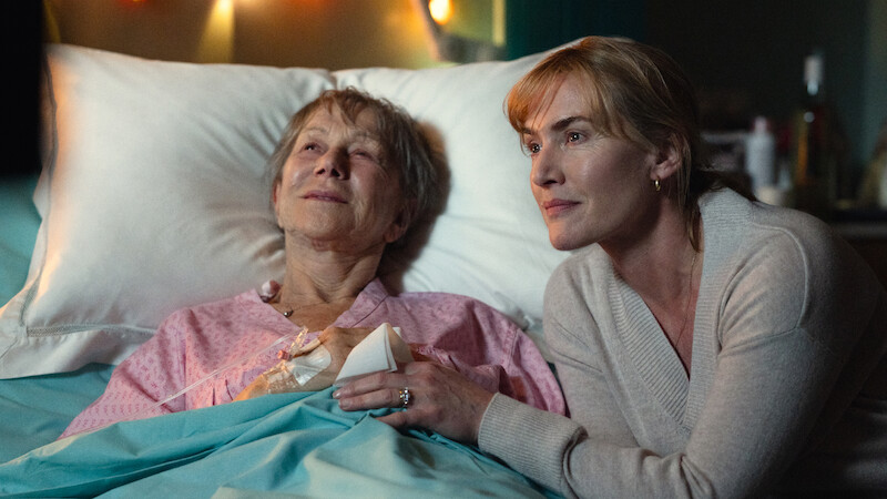 Goodbye June. (L to R) Helen Mirren as June, Kate Winslet as Julia in Goodbye June. Cr. Kimberley French/Netflix © 2025.