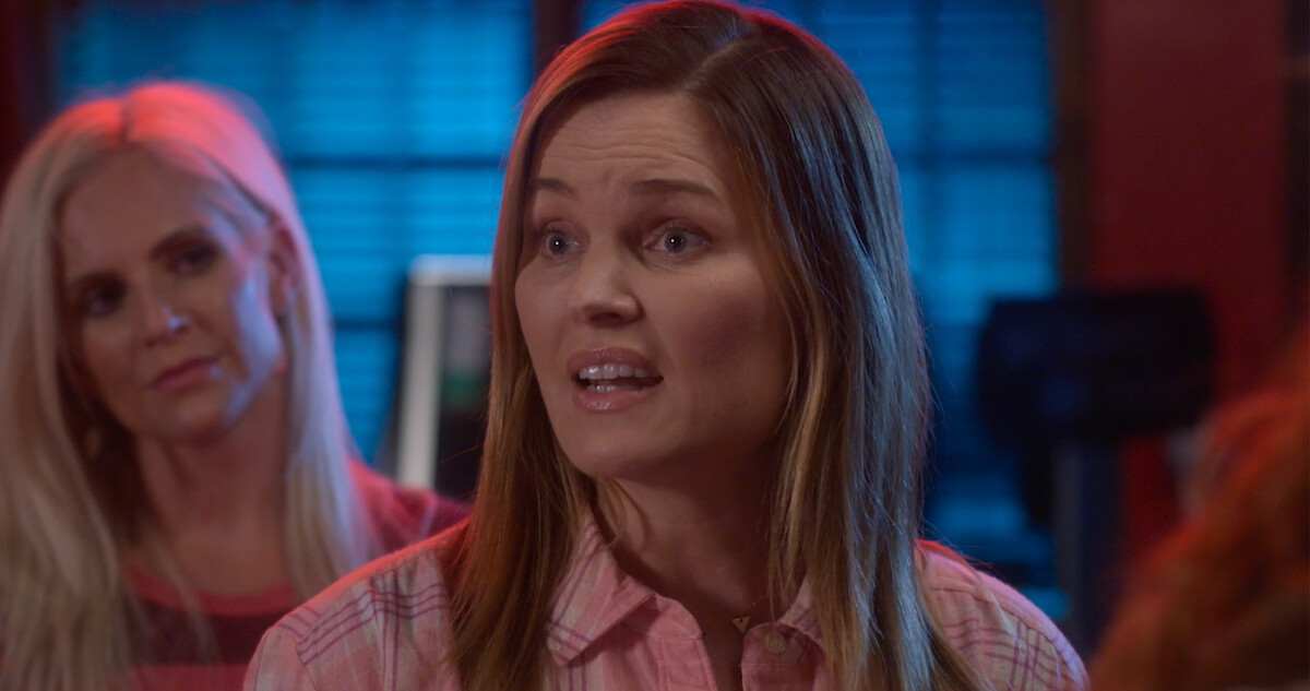 Amanda and Jessica's Bar Fight | Cobra Kai S5E5