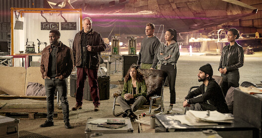 Kevin Hart as Cyrus, Vincent D’Onofrio as Denton, Úrsula Corberó as Camila, Billy Magnussen as Magnus, Yun Jee Kim as Mi-Sun, Viveik Kalra as Luke and Gugu Mbatha-Raw as Abby in 'Lift'.