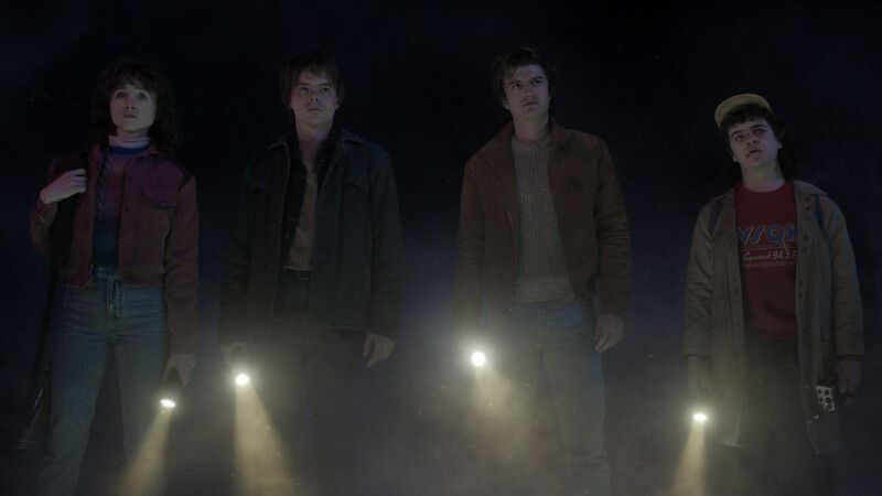Natalia Dyer como Nancy Wheeler, Charlie Heaton como Jonathan Byers, Joe Keery como Steve Harrington e Gaten Matarazzo como Dustin Henderson em ‘Stranger Things 5’