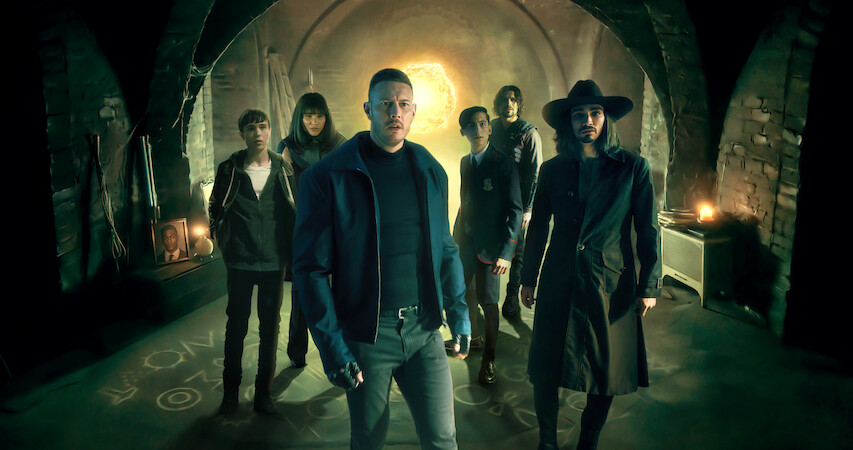Cast of Umbrella Academy in character during Season 3.