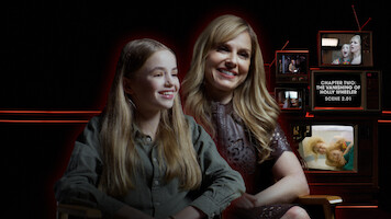 Nell Fisher e Cara Buono nos bastidores de ‘Stranger Things 5’
