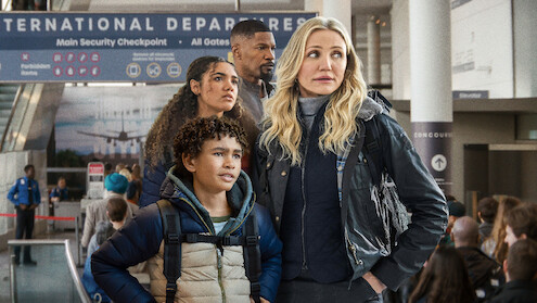 Rylan Jackson as Leo, McKenna Roberts as Alice, Jamie Foxx as Matt, and Cameron Diaz as Emily in 'Back In Action'.