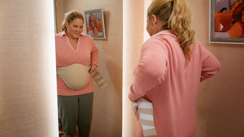 Amy Schumer as Lainy in 'Kinda Pregnant'.