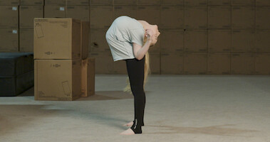 Watch ‘Day Shift’ Contortionists Twist Themselves in Half