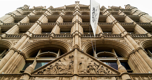 Re-creating 281 Park Avenue Required the ‘Inventing Anna’ Team to ‘Cheat’