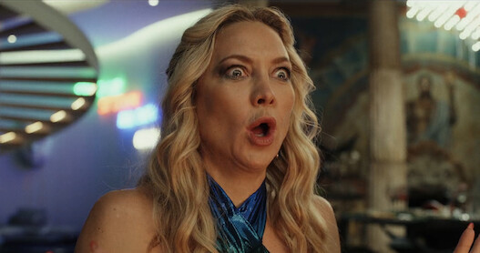 Kate Hudson Being Extra in ‘Glass Onion’ for 90 Seconds
