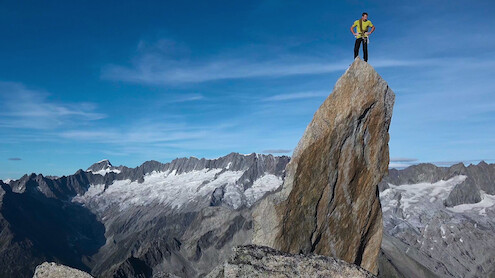 Race to the Summit. Ueli Steck and Dani Arnold in Race to the Summit. Cr. Courtesy of Netflix © 2023