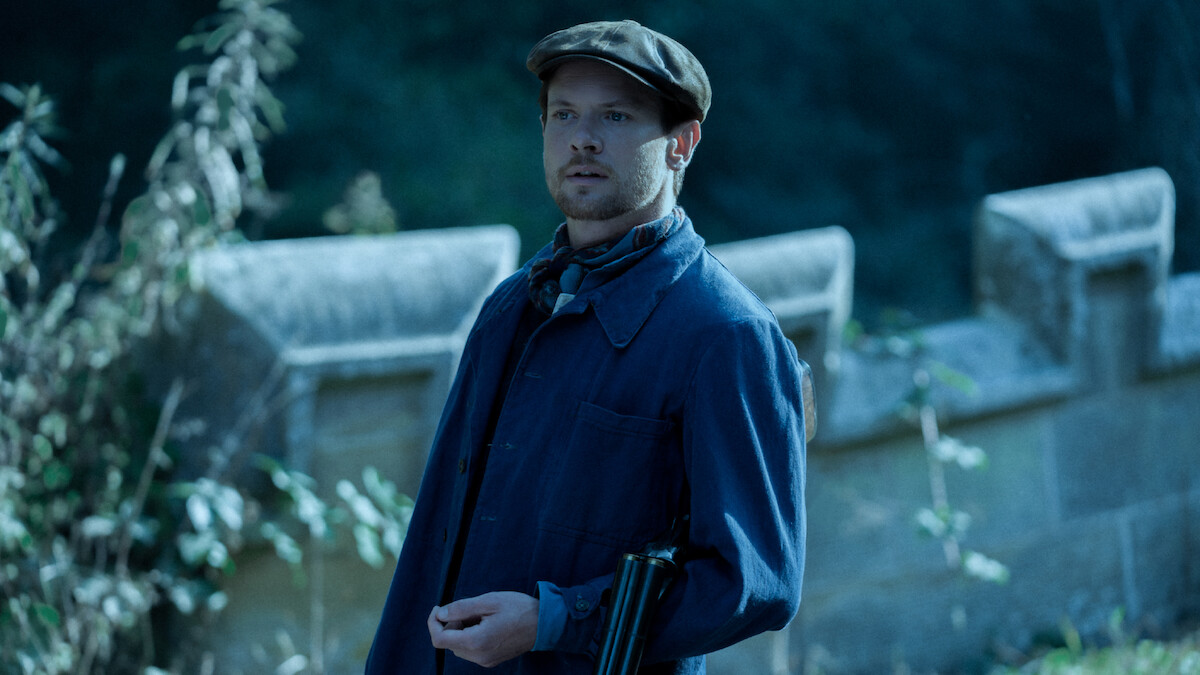 Lady Chatterley's Lover. Jack O'Connell as Oliver in Lady Chatterley's Lover. Cr. Seamus Ryan/Netflix © 2022.