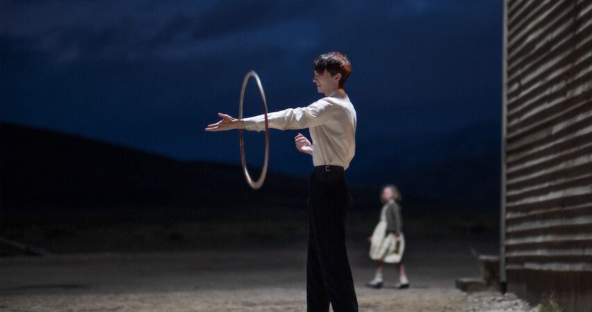 Kodi Smit-McPhee Explains That ‘Power of the Dog’ Hula-Hooping Moment 
