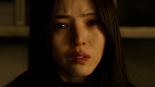 Han So-hee as Yoon Chae-ok shows a distressed expression in Season 2 of 'Gyeongseong Creature'